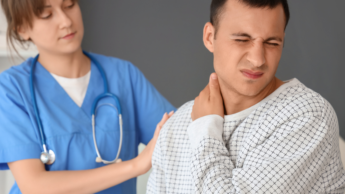 首の痛みは接骨院で改善できる?整形外科との違いを解説